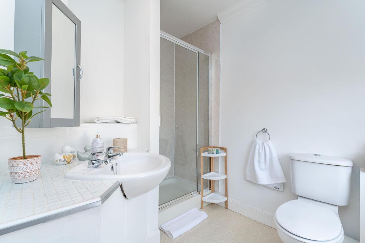 New Four Bedroom House - All Rooms Ensuite Στέρλινγκ Εξωτερικό φωτογραφία