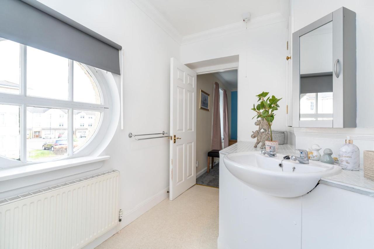 New Four Bedroom House - All Rooms Ensuite Στέρλινγκ Εξωτερικό φωτογραφία