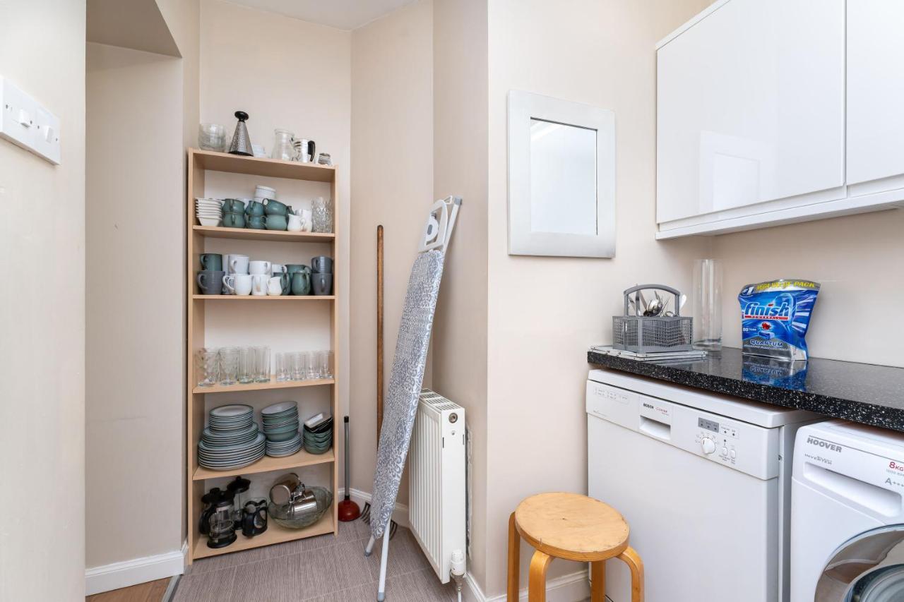New Four Bedroom House - All Rooms Ensuite Στέρλινγκ Εξωτερικό φωτογραφία