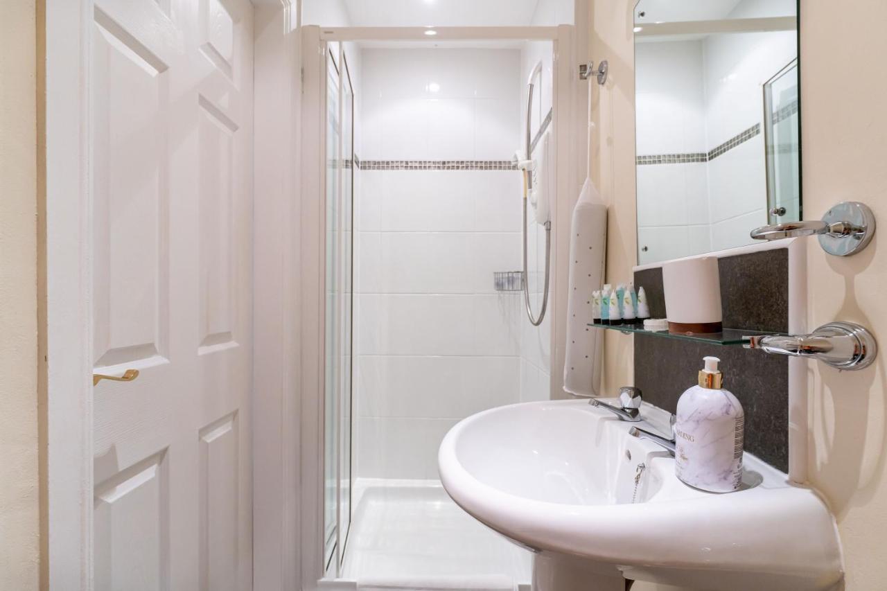 New Four Bedroom House - All Rooms Ensuite Στέρλινγκ Εξωτερικό φωτογραφία