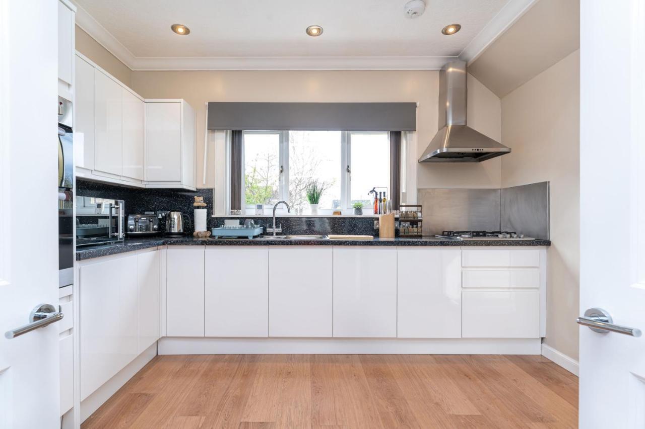 New Four Bedroom House - All Rooms Ensuite Στέρλινγκ Εξωτερικό φωτογραφία